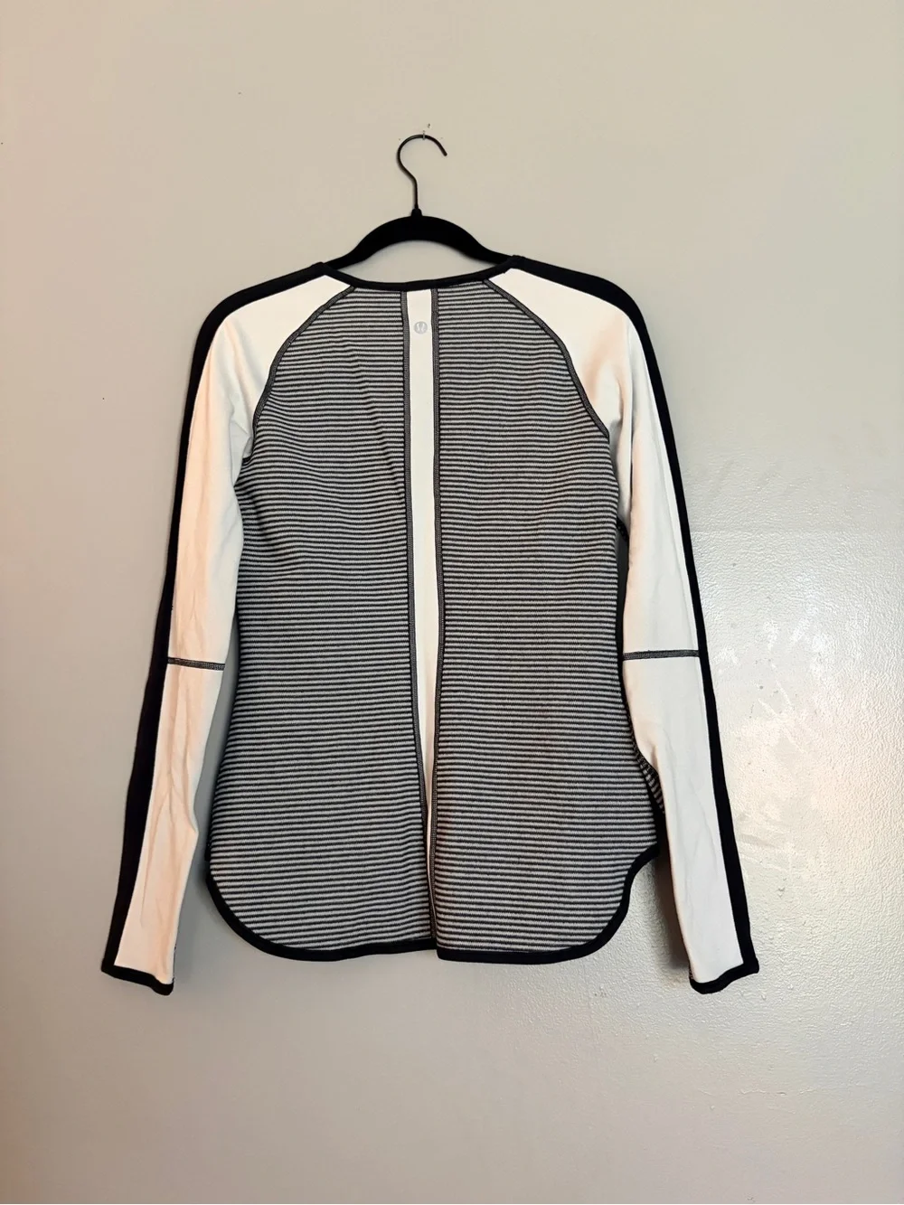 SOLD Lululemon Runder Under Long Sleeve Reversible Tee